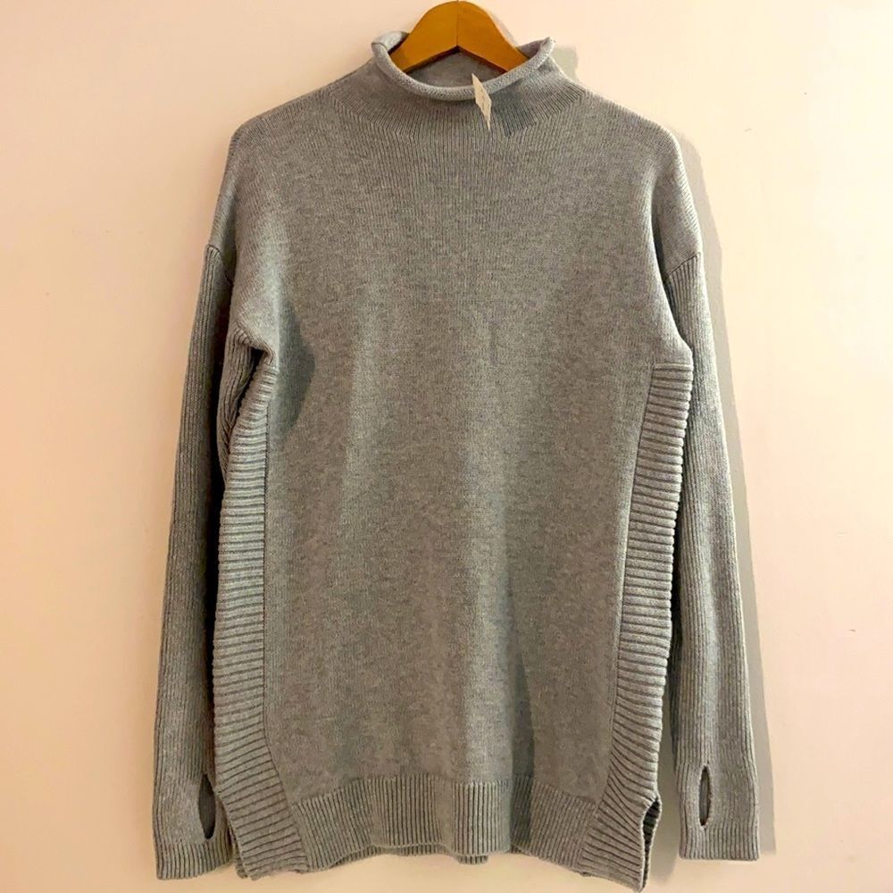 New Tahari Mock Neck Women Knit Size Small * Issue *